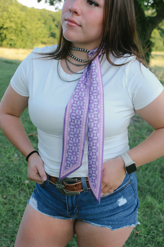 The Pink Paisley Twilly